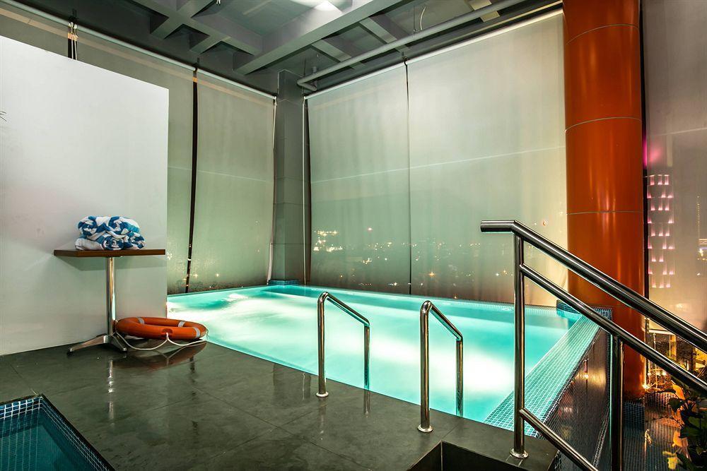 G Suites Hotel By Amithya スラバヤ エクステリア 写真