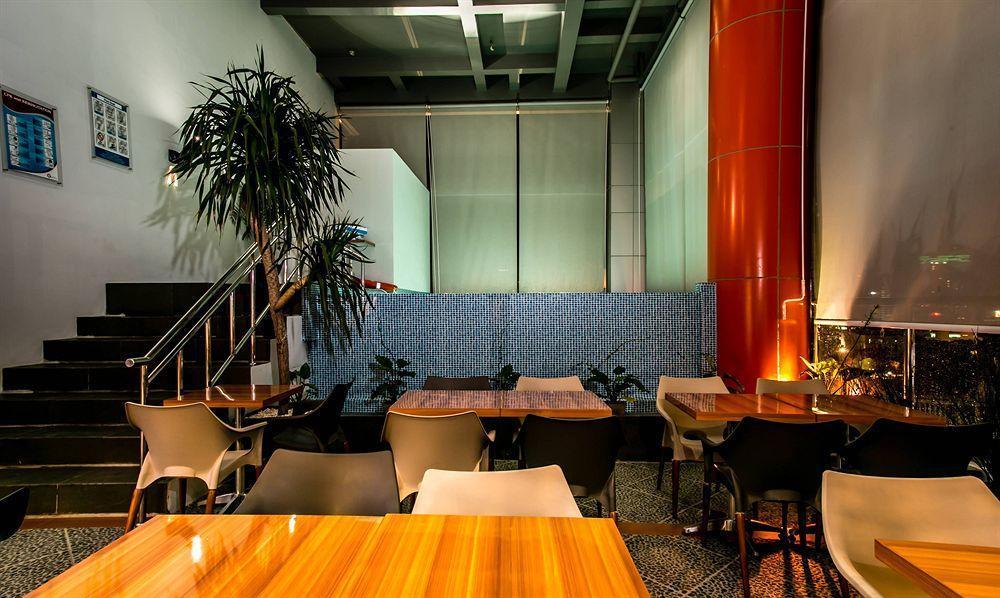 G Suites Hotel By Amithya スラバヤ エクステリア 写真